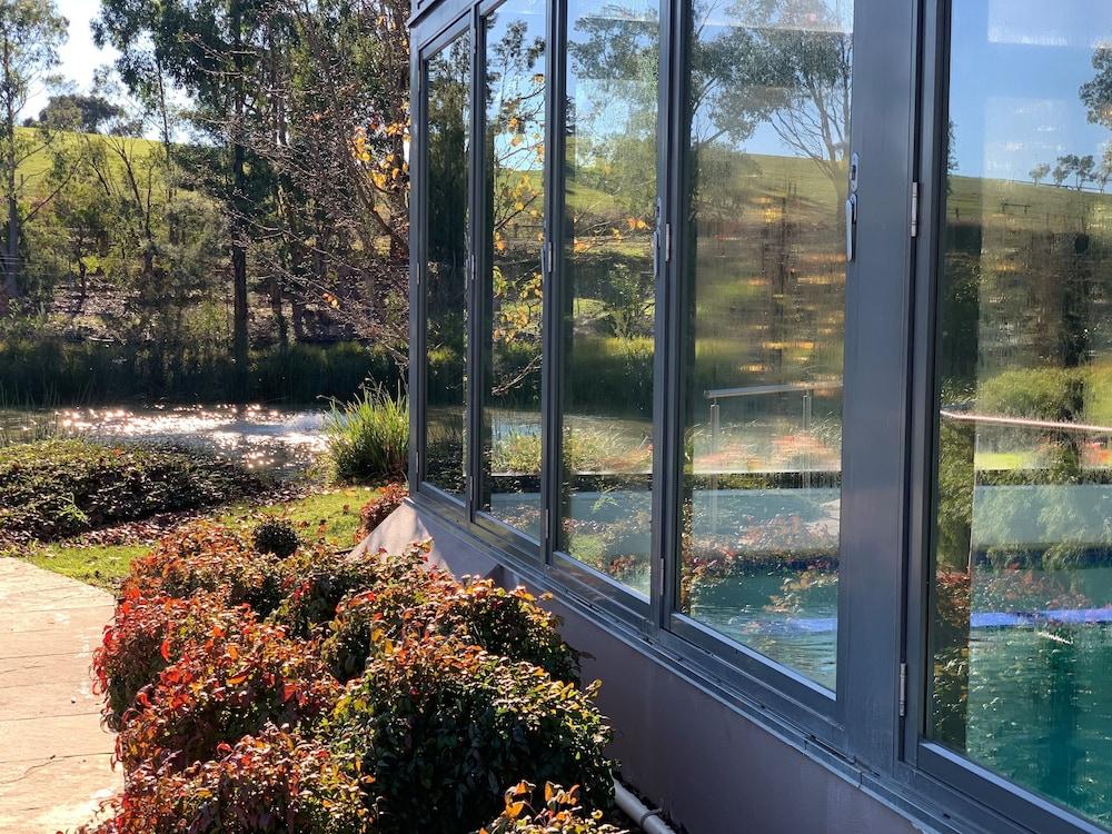 Balgownie Estate Yarra Valley Yarra Glen Exterior photo The view from the library