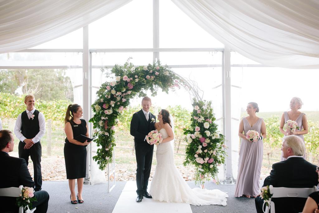 Balgownie Estate Yarra Valley Yarra Glen Exterior photo A wedding ceremony in progress